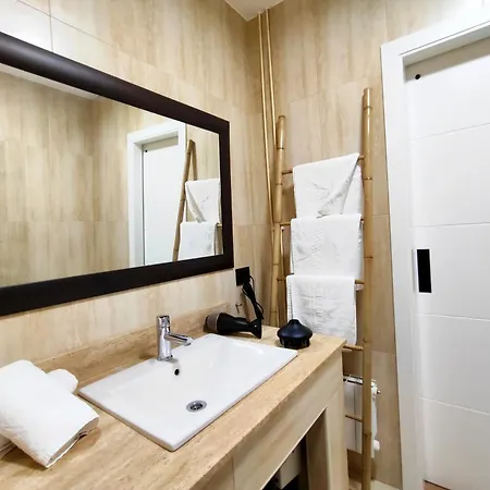 Tranquilo Con Parking Gratis Vigilado 24h Apartment
